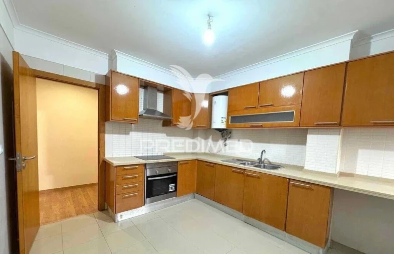 Apartamento T3 para Venda em Rio de Mouro Foto 5