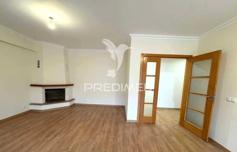 Apartamento T3 para Venda em Rio de Mouro Foto 16