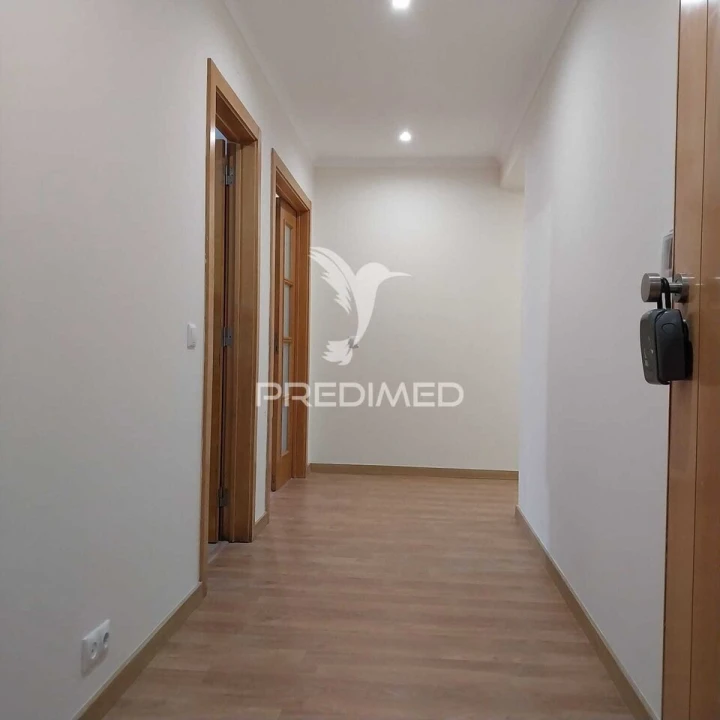 Apartamento T3 para Venda em Rio de Mouro Foto 27