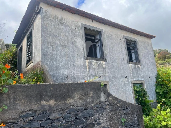 Moradia T2 para Venda em Estreito da Calheta Foto 1