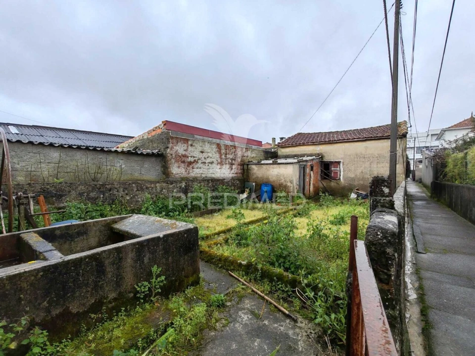 Moradia T0 para Venda em Oliveira do Douro Foto 2