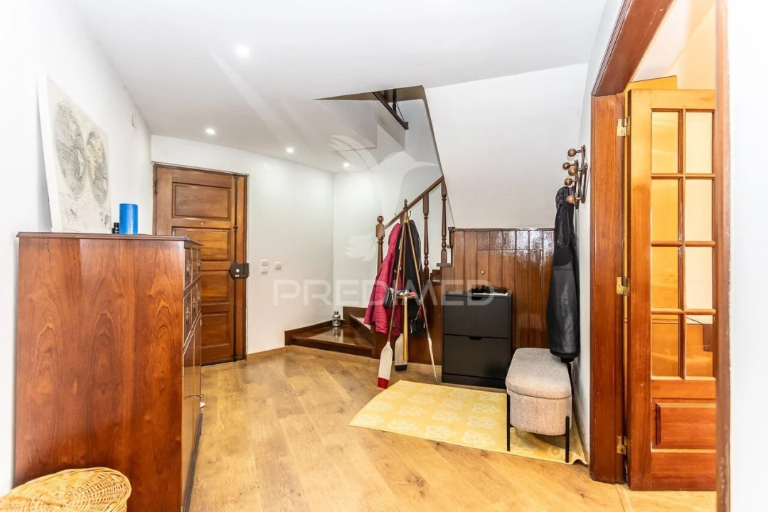 Apartamento T4 para Venda em Rio de Mouro Foto 12