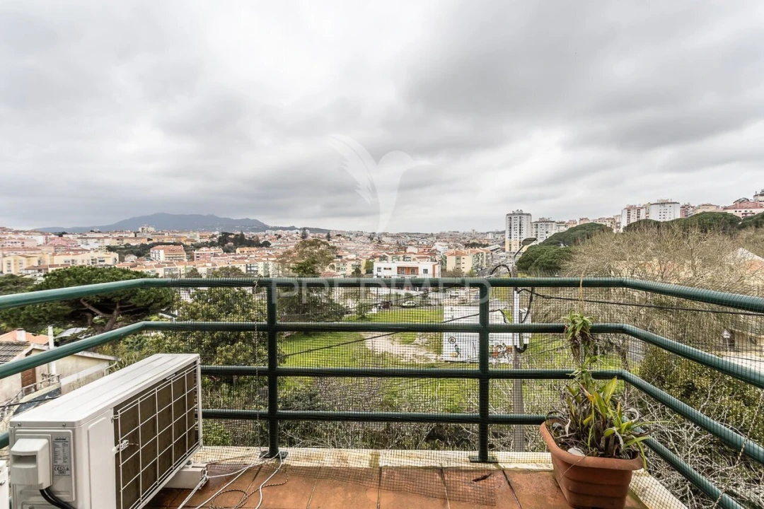 Apartamento T4 para Venda em Rio de Mouro Foto 19
