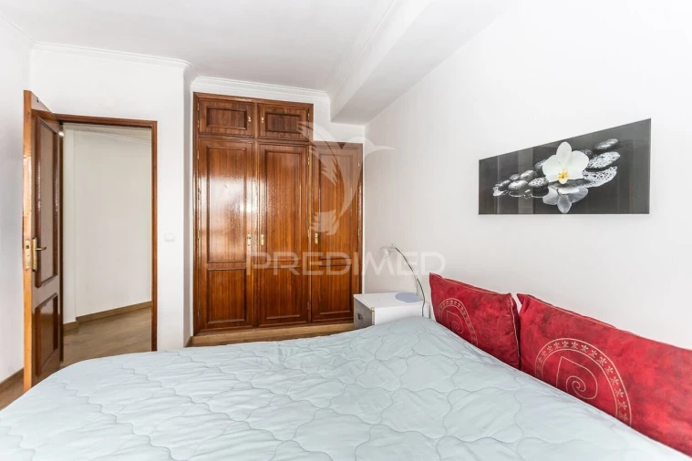 Apartamento T4 para Venda em Rio de Mouro Foto 23