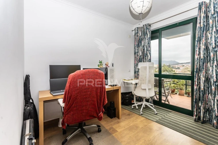 Apartamento T4 para Venda em Rio de Mouro Foto 5