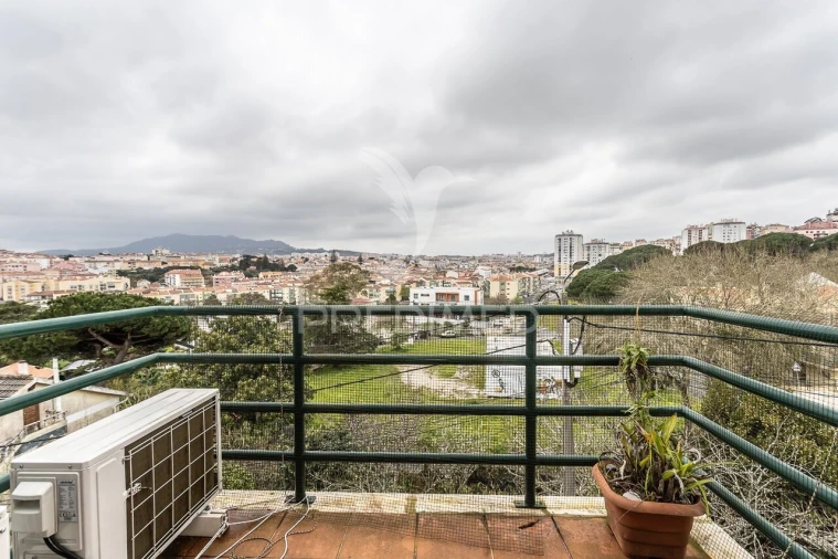 Apartamento T4 para Venda em Rio de Mouro Foto 19