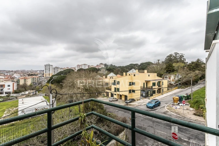 Apartamento T4 para Venda em Rio de Mouro Foto 21