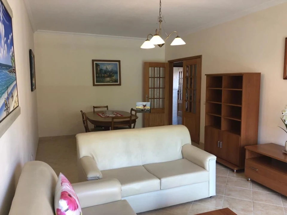 Apartamento T3 para Venda em Quarteira Foto 2