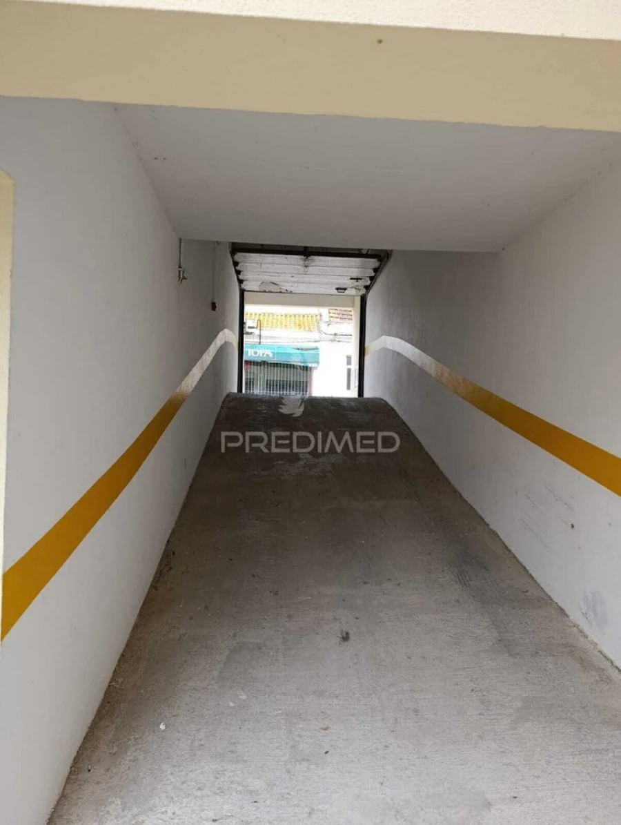 Garagem para Arrendamento em Setubal (São Sebastião) Foto 3