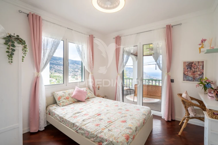 Moradia T4 para Venda em Santo Antonio Foto 13