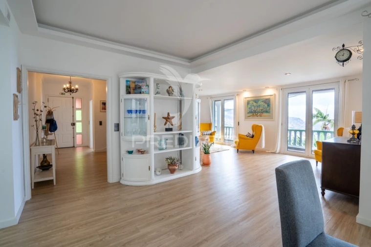 Moradia T4 para Venda em Santo Antonio Foto 14