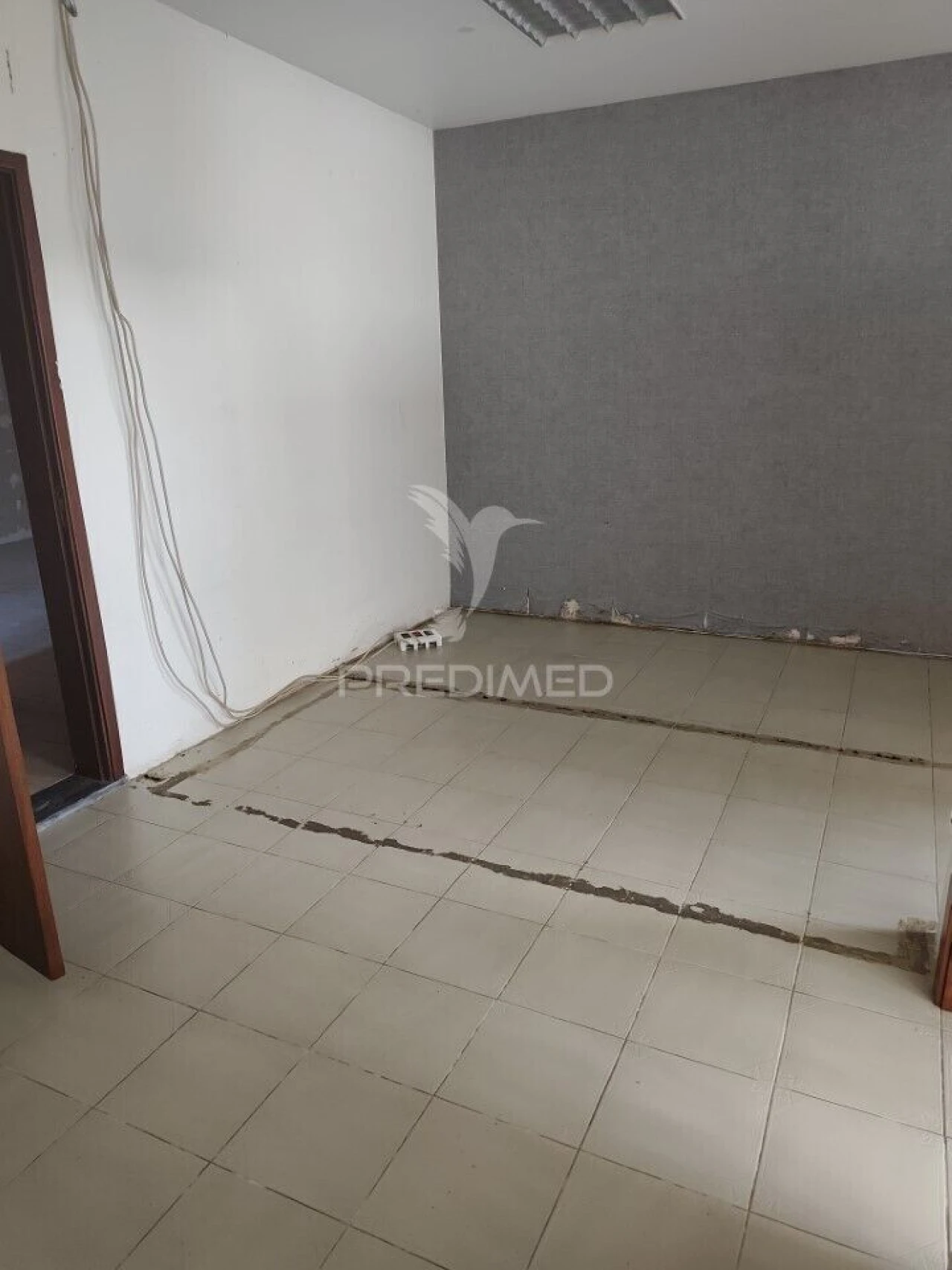 Armazém para Arrendamento em Quarteira Foto 9