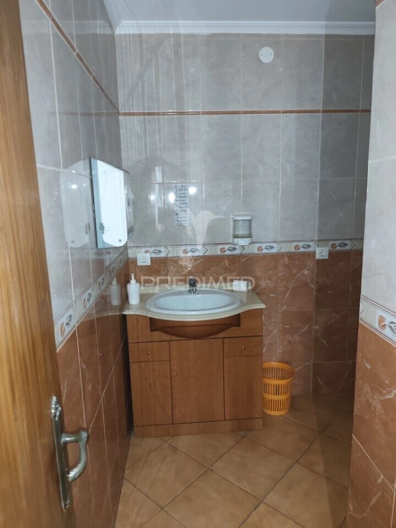 Loja para Venda em Quarteira Foto 6