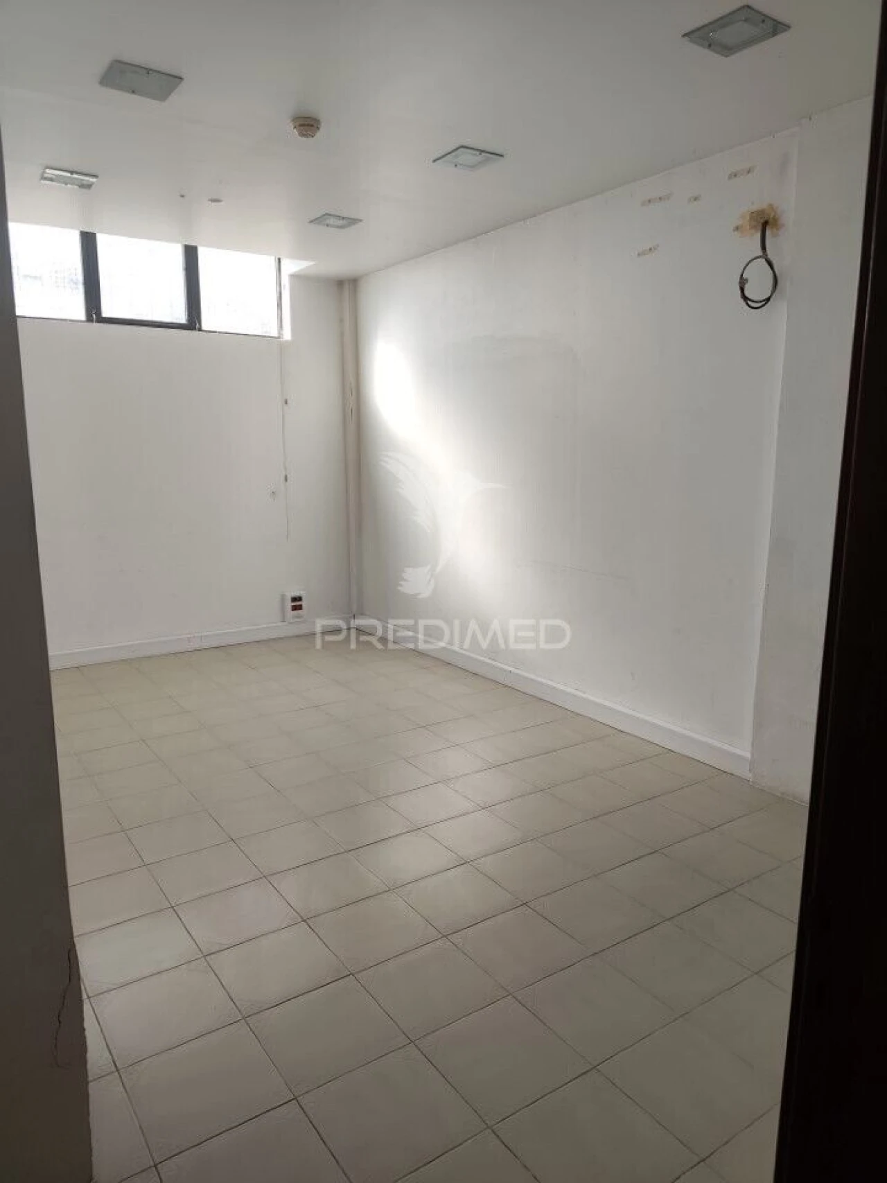 Armazém para Venda em Quarteira Foto 6