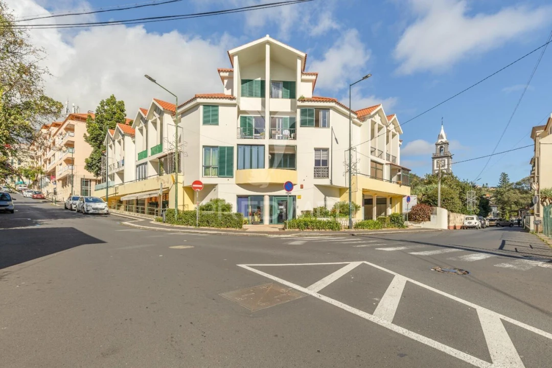 Apartamento T2 para Venda em Caniço Foto 9