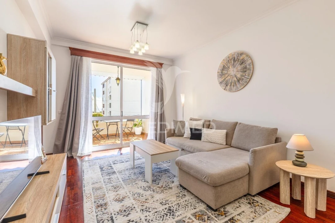 Apartamento T2 para Venda em Caniço Foto 2