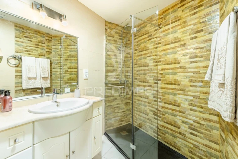 Apartamento T2 para Venda em Caniço Foto 16