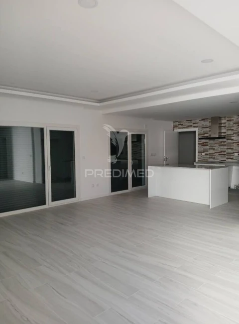 Moradia T3 para Venda em Fernao Ferro