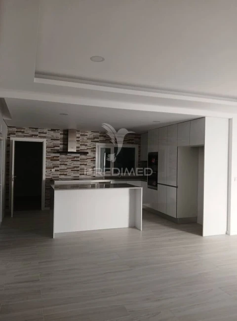 Moradia T3 para Venda em Fernao Ferro