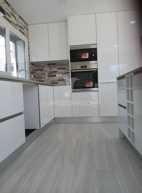 Moradia T3 para Venda em Fernao Ferro