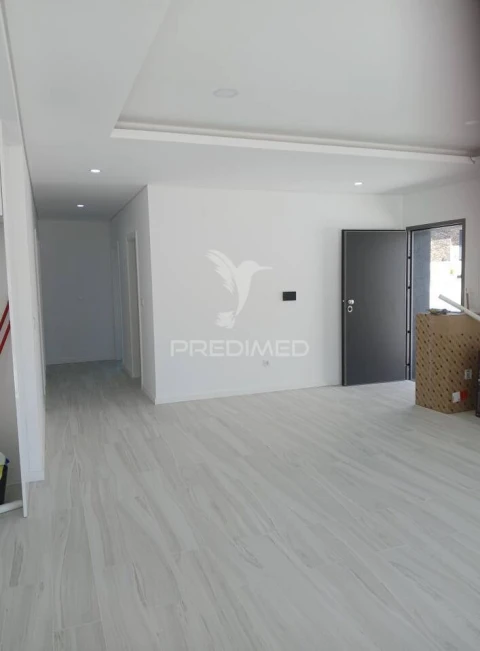 Moradia T3 para Venda em Fernao Ferro
