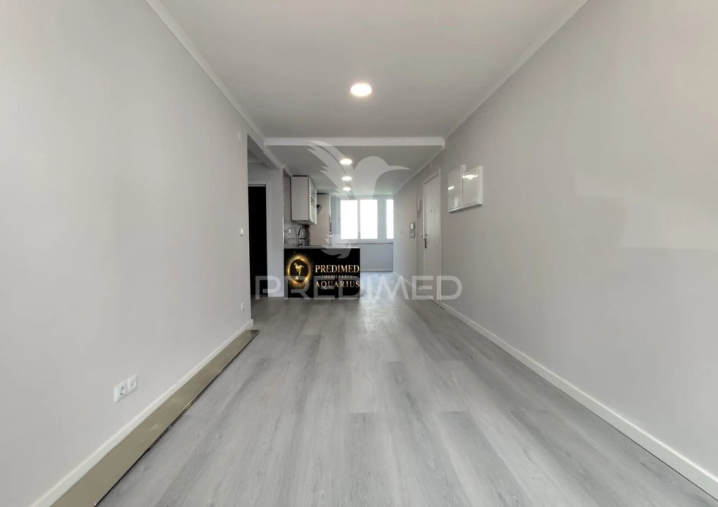 Apartamento T2 para Venda em Benfica Foto 6