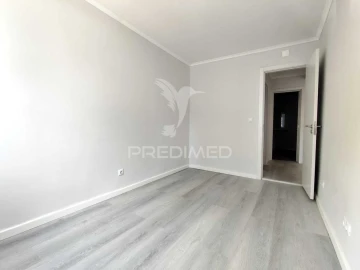 Apartamento T2 para Venda em Benfica