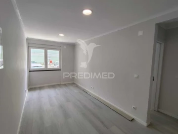 Apartamento T2 para Venda em Benfica
