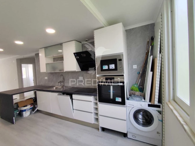 Apartamento T2 para Venda em Benfica Foto 4