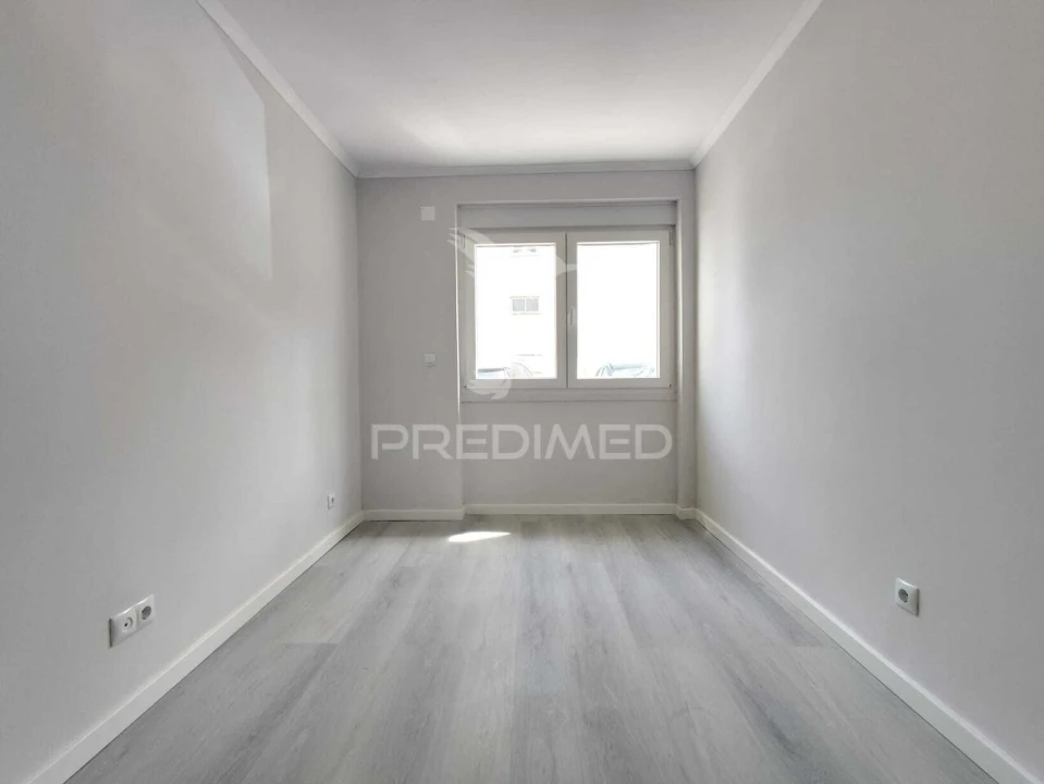 Apartamento T2 para Venda em Benfica Foto 18