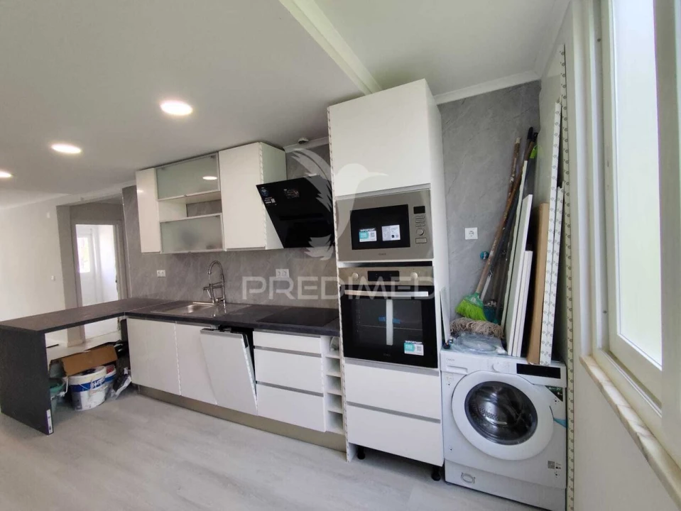 Apartamento T2 para Venda em Benfica Foto 4