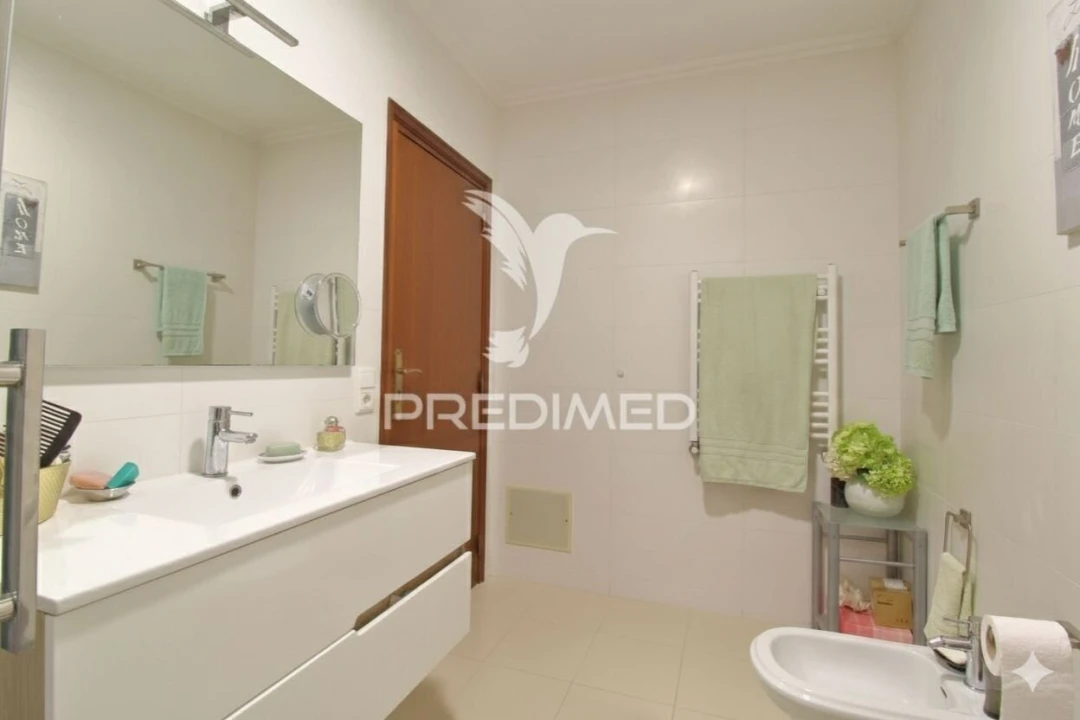 Moradia T4 para Venda em Esgueira Foto 13