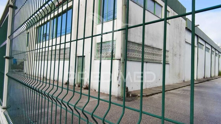 Armazém para Venda em Oiã