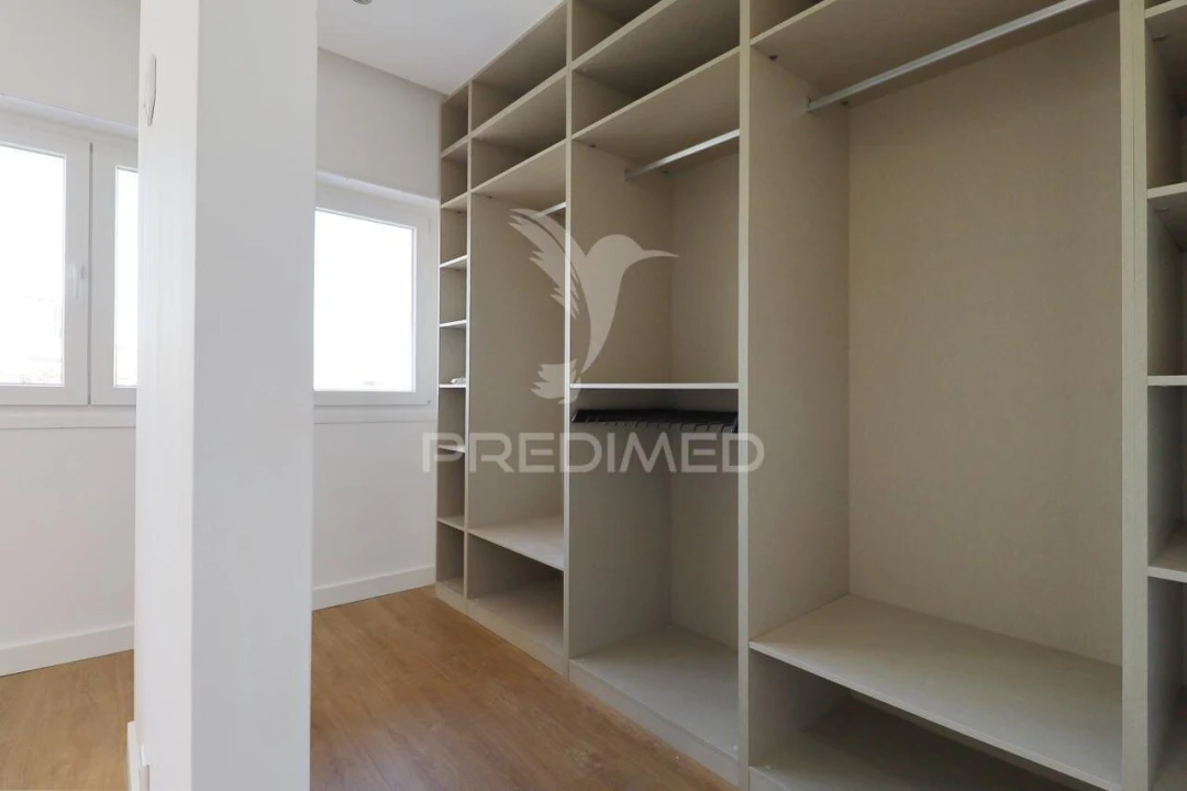 Apartamento T2 para Venda em Falagueira-Venda Nova Foto 3