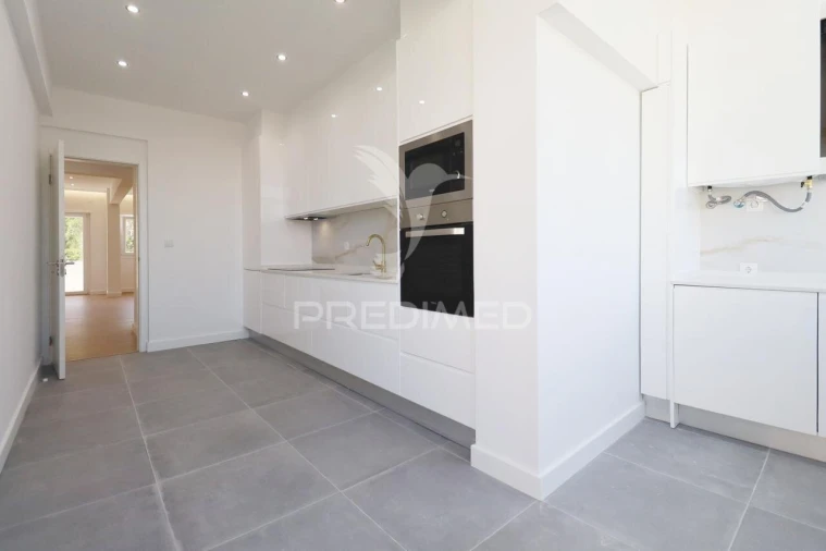 Apartamento T2 para Venda em Falagueira-Venda Nova Foto 2