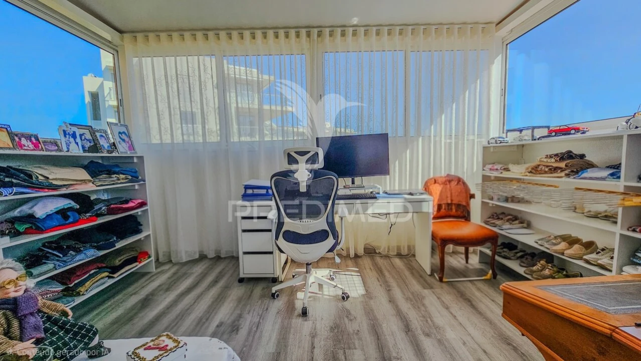Apartamento T4 para Venda em Portimão Foto 31