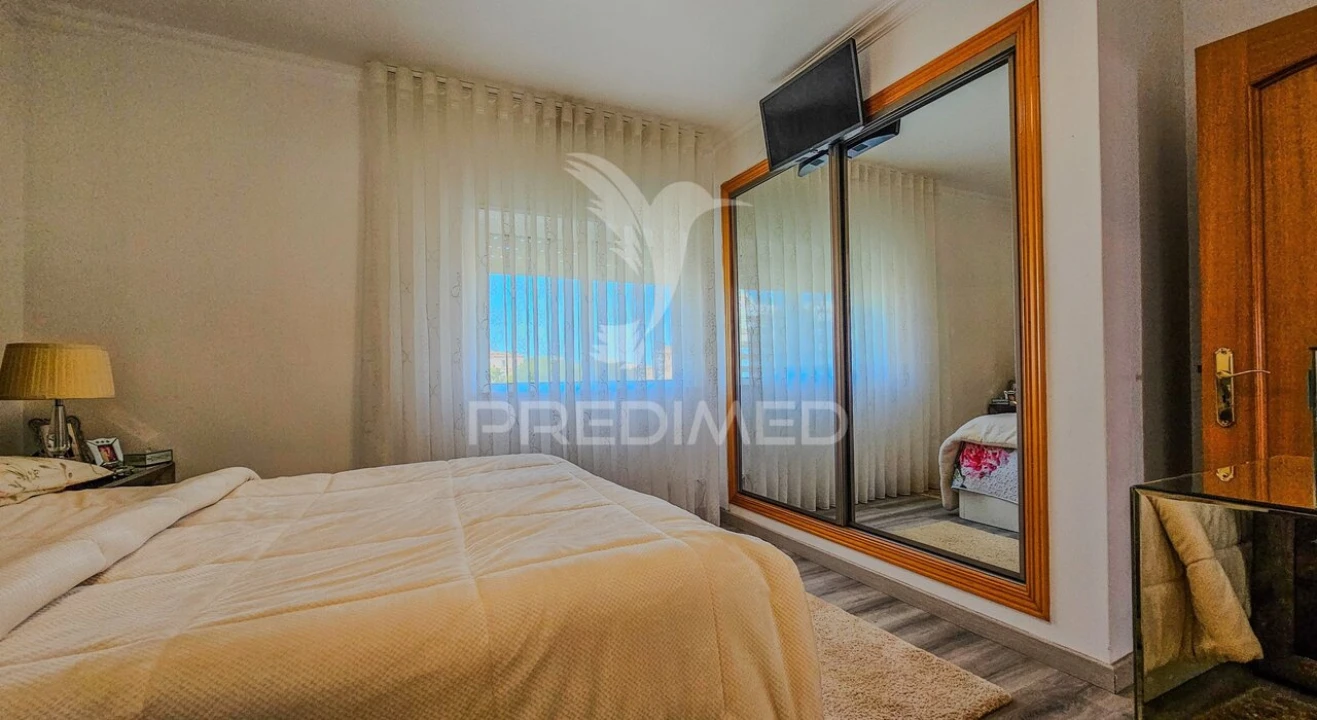 Apartamento T4 para Venda em Portimão Foto 10