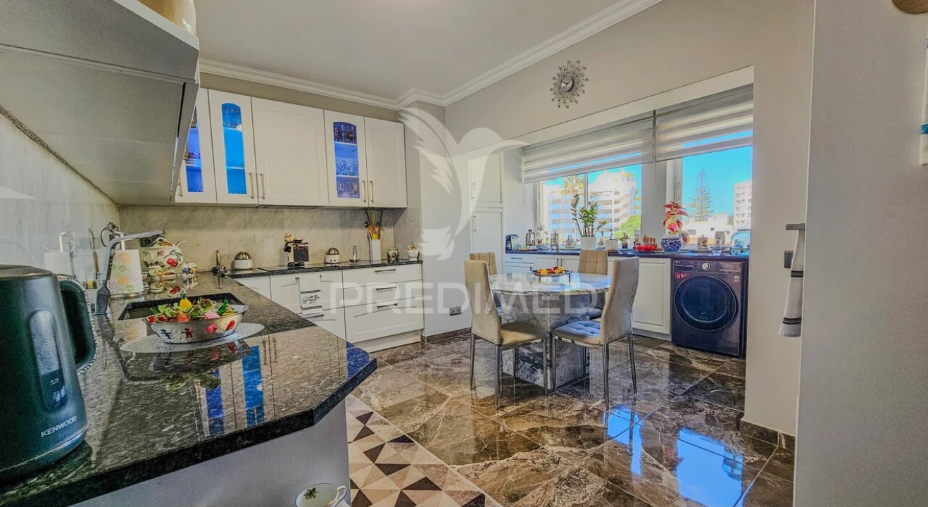 Apartamento T4 para Venda em Portimão Foto 22