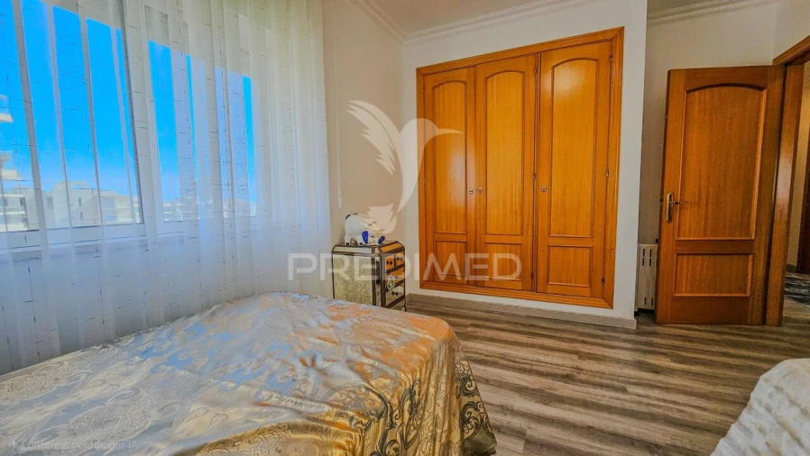 Apartamento T4 para Venda em Portimão Foto 39