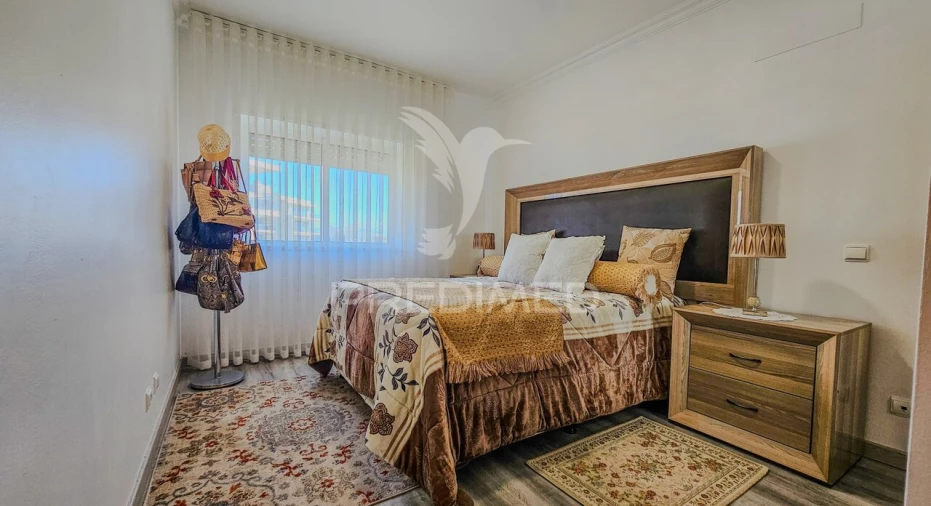 Apartamento T4 para Venda em Portimão Foto 8