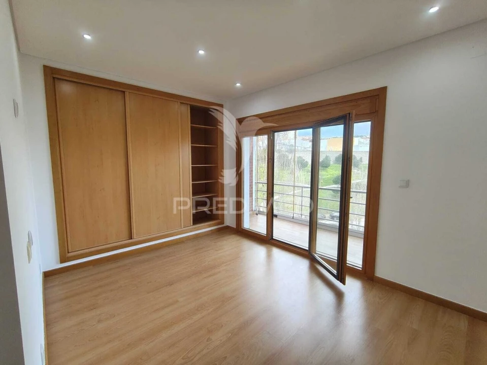 Apartamento T3 para Venda em Odivelas Foto 28