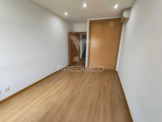 Apartamento T3 para Venda em Odivelas Foto 17