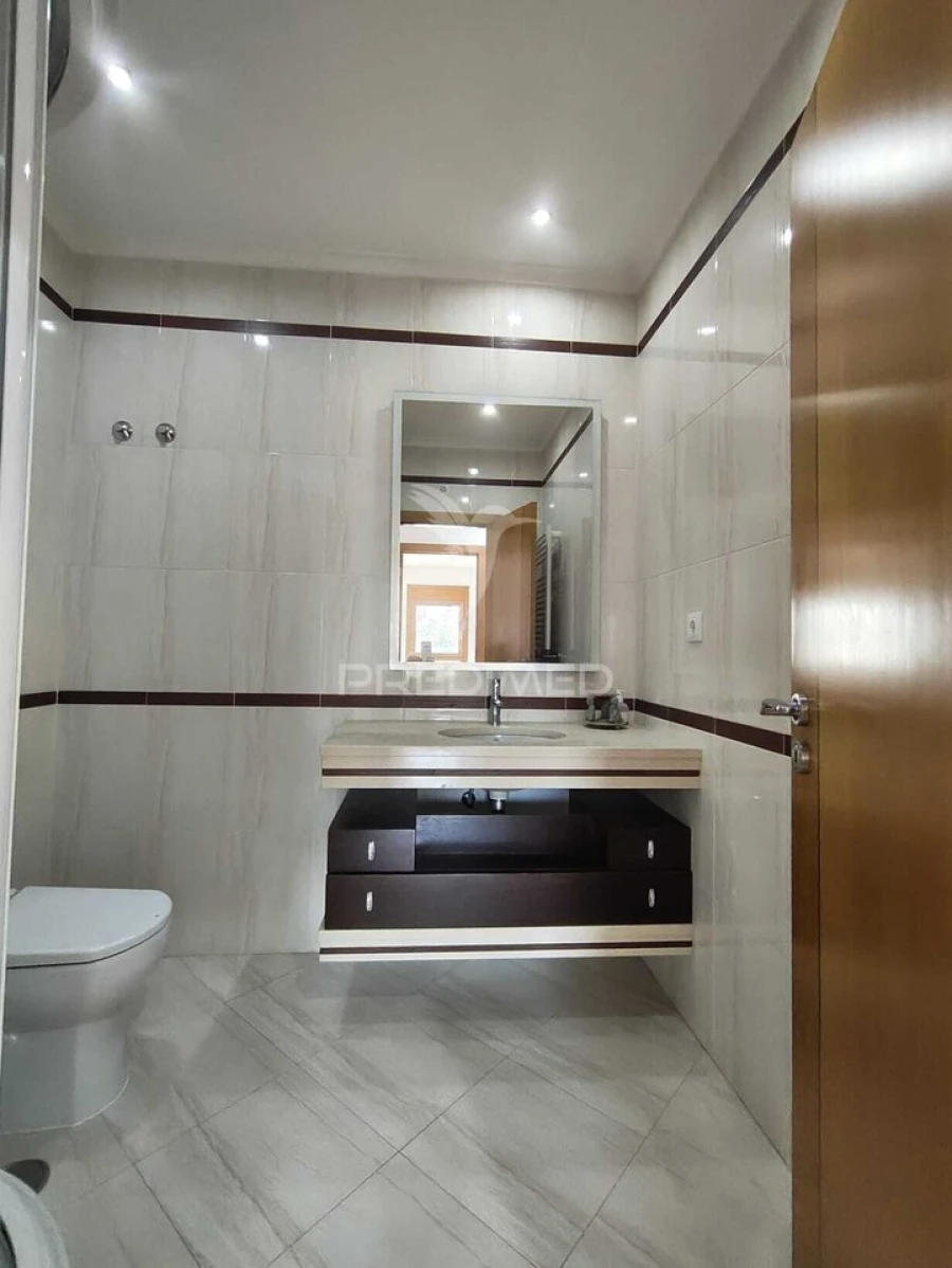 Apartamento T3 para Venda em Odivelas Foto 19