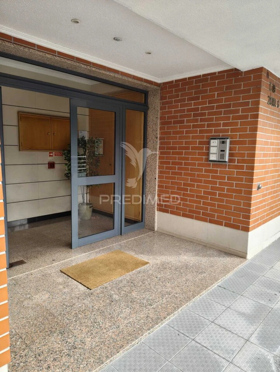 Apartamento T3 para Venda em Odivelas Foto 8