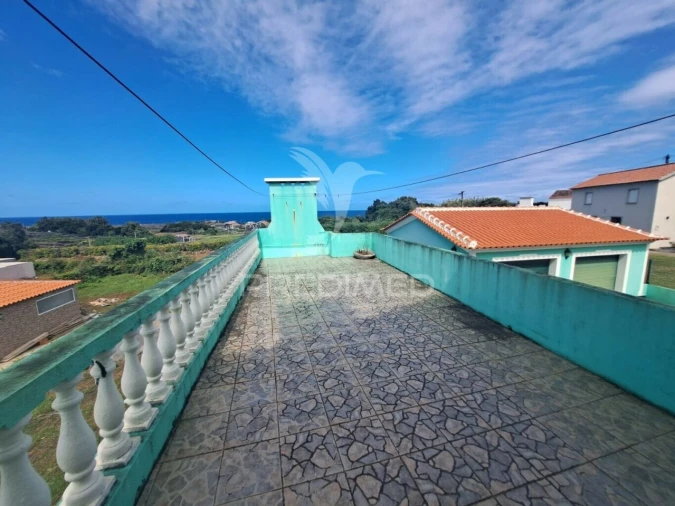 Moradia T3 para Venda em Biscoitos Foto 5