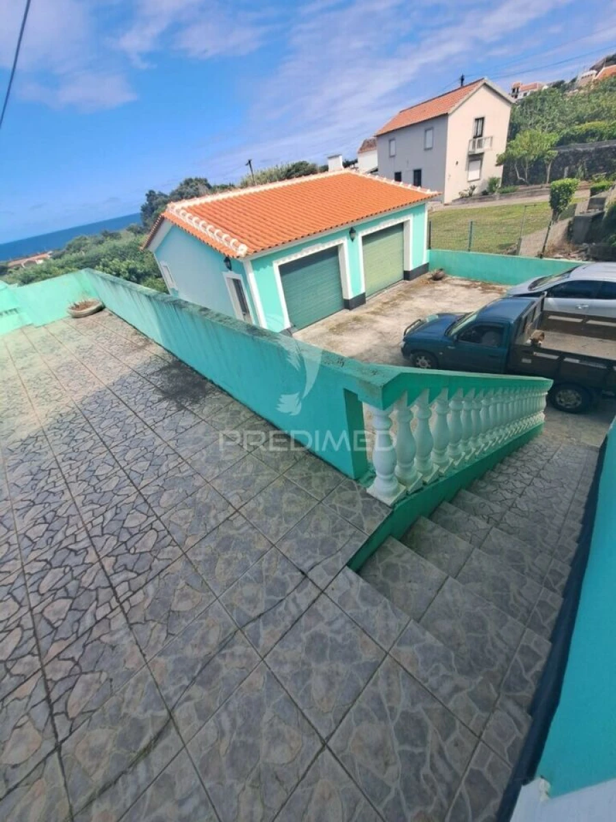 Moradia T3 para Venda em Biscoitos Foto 4