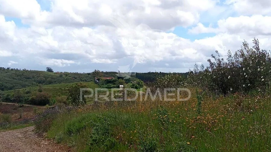 Terreno para Venda em Luzianes-Gare