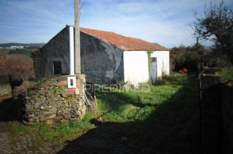 Moradia T2 para Venda em Vilarinho de São Romão Foto 1