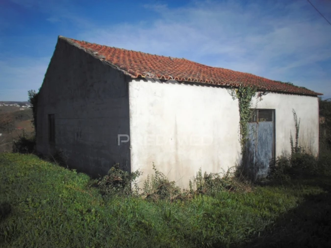 Moradia T2 para Venda em Vilarinho de São Romão Foto 2