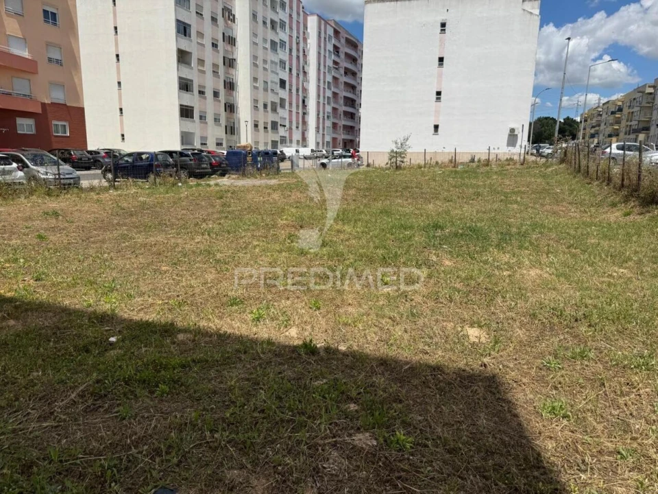 Terreno para Venda em Setubal (São Sebastião) Foto 2